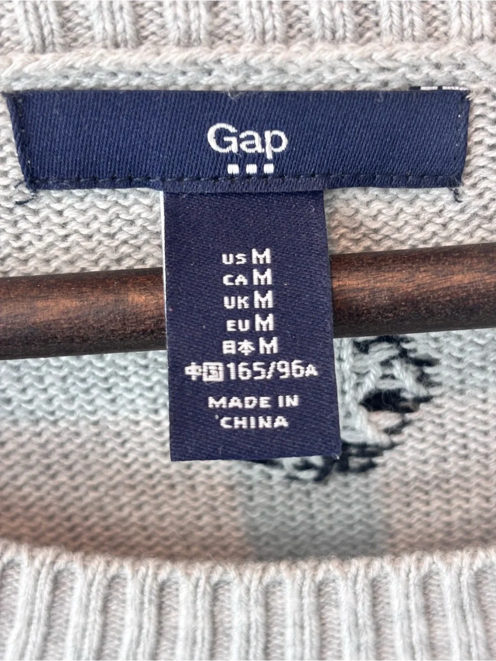 GAP Women’s Heart Print Knit Sweater – Gray & Black – Size M